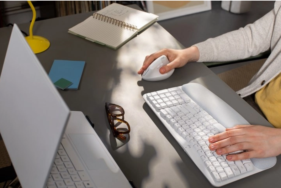 Bilek ve omuz sağlığına dost: Logitech dikey mouse modelleri
